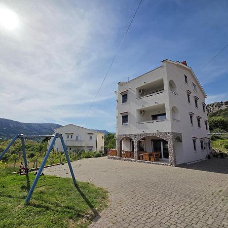 Apartments Leticia I Baška Buitenkant foto