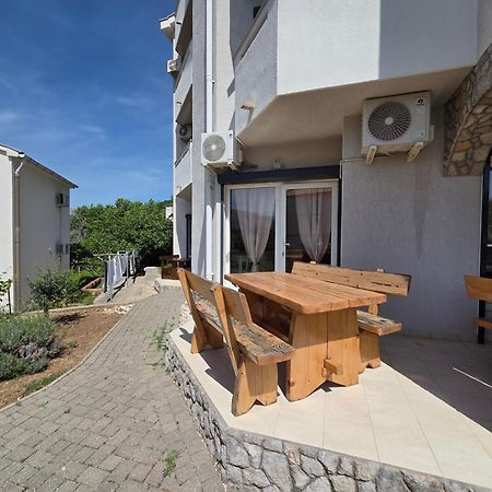 Apartments Leticia I Baška Buitenkant foto
