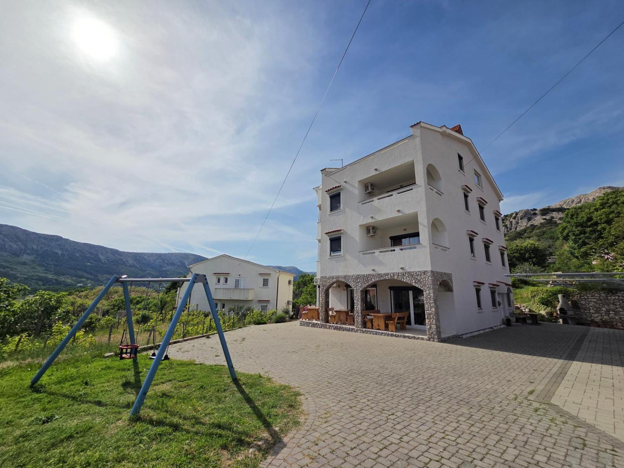 Apartments Leticia I Baška Buitenkant foto