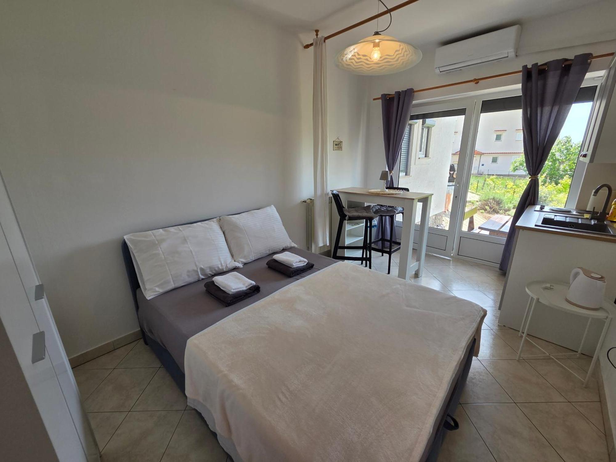 Apartments Leticia I Baška Buitenkant foto