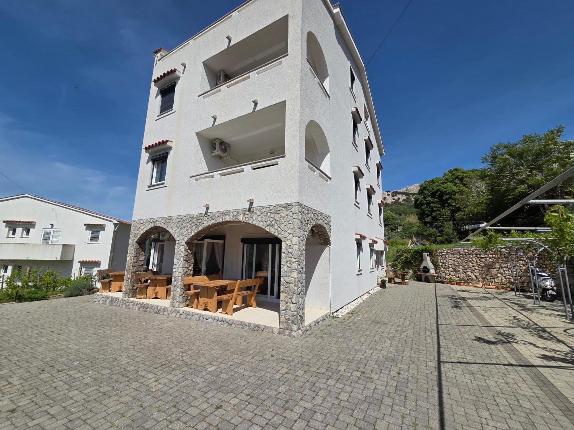 Apartments Leticia I Baška Buitenkant foto